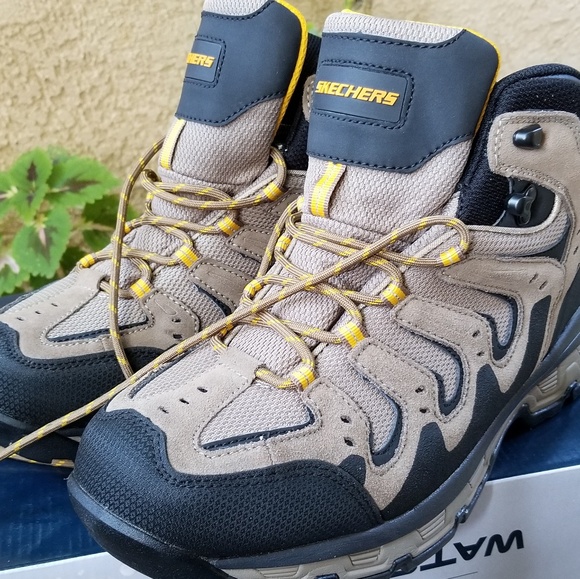 sketchers for hiking